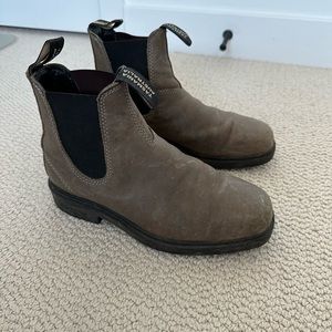Blundstones